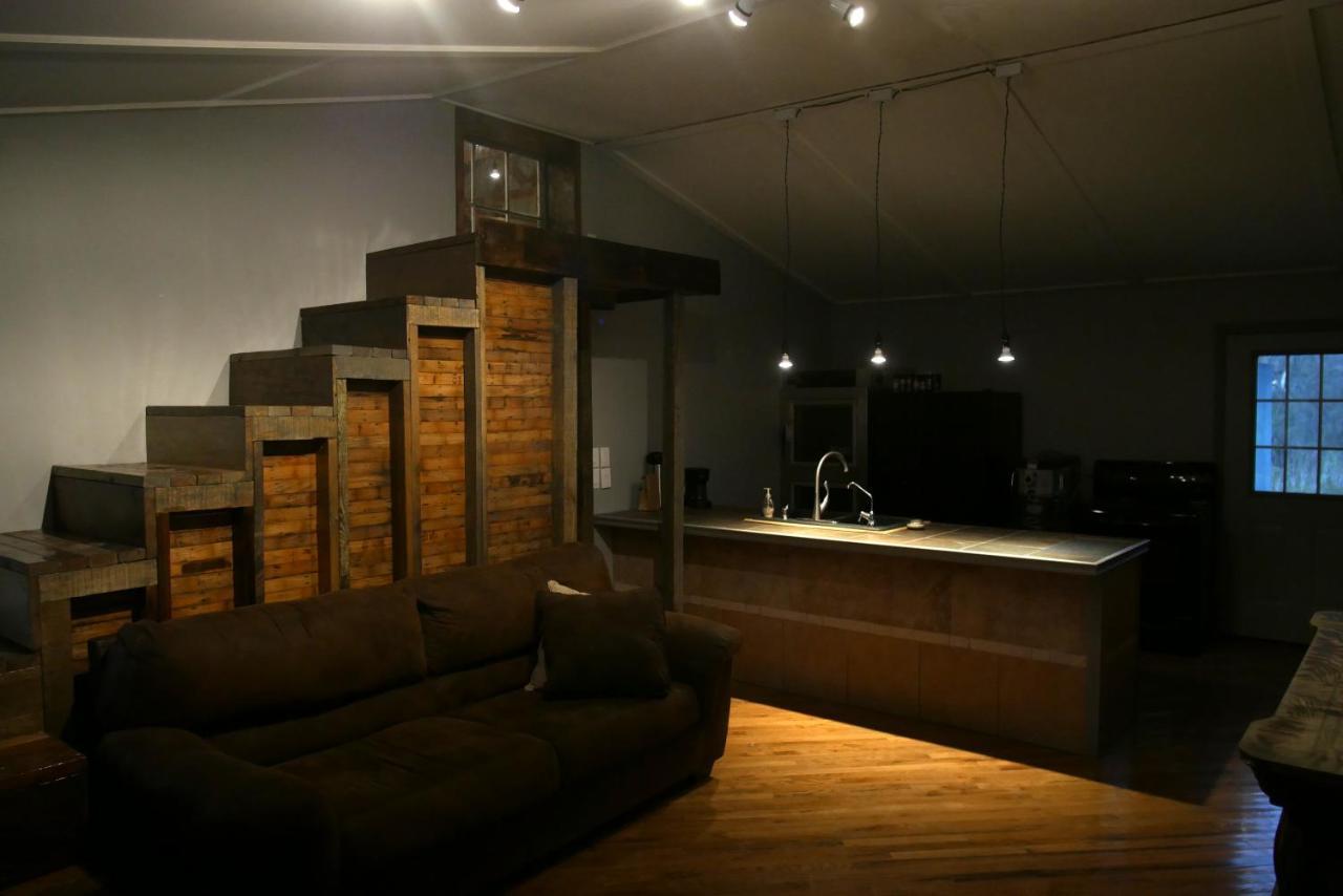 Lost River Hostel فرنتش ليك المظهر الخارجي الصورة