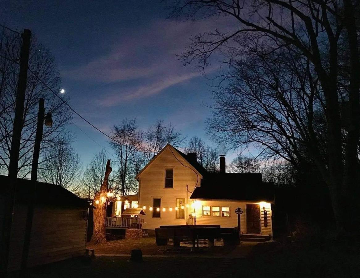 Lost River Hostel فرنتش ليك المظهر الخارجي الصورة